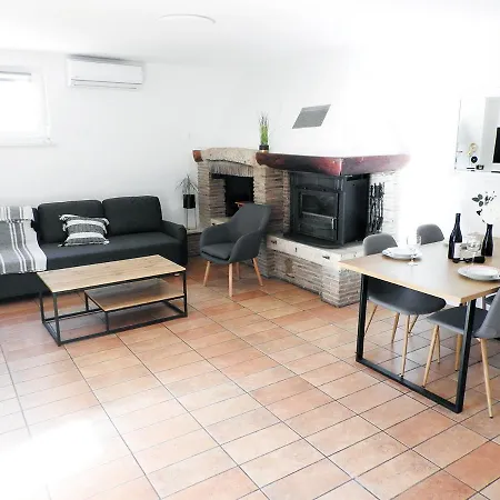 Lu, Stinjan - Apartament *