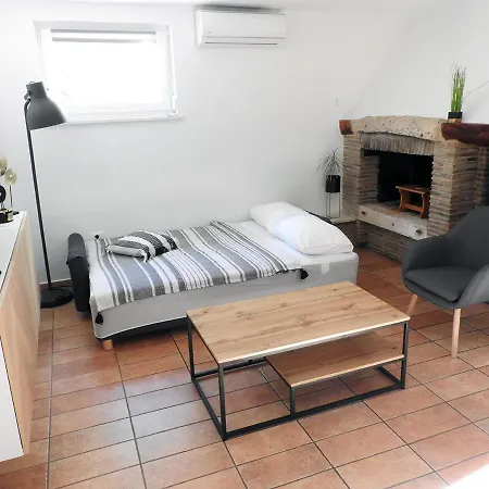 Lu, Stinjan - 풀라