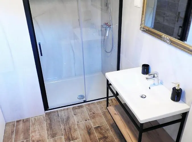 Lu, Stinjan - * 풀라