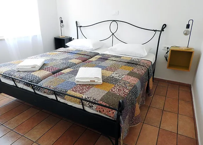 Lu, Stinjan - * 풀라