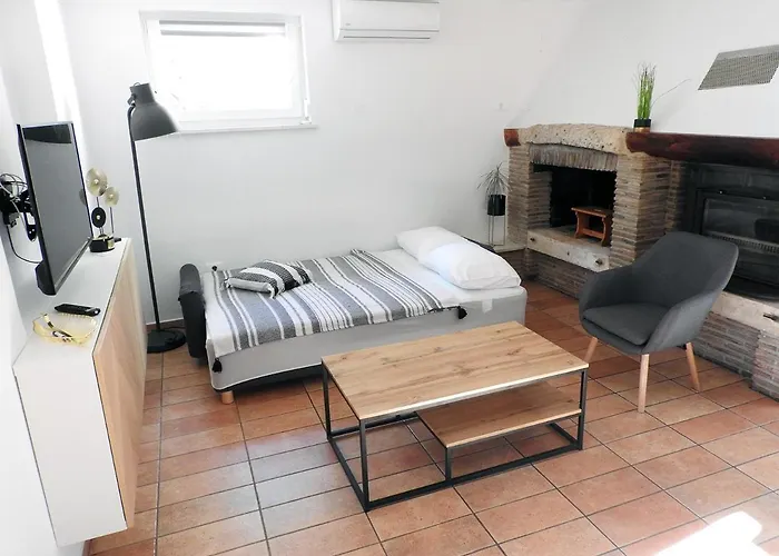 Lu, Stinjan - 풀라