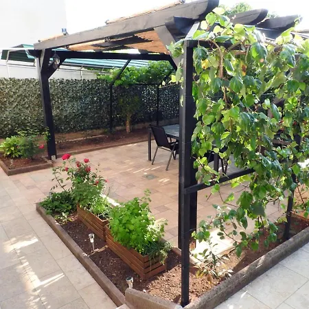 Apartament Lu, Stinjan -